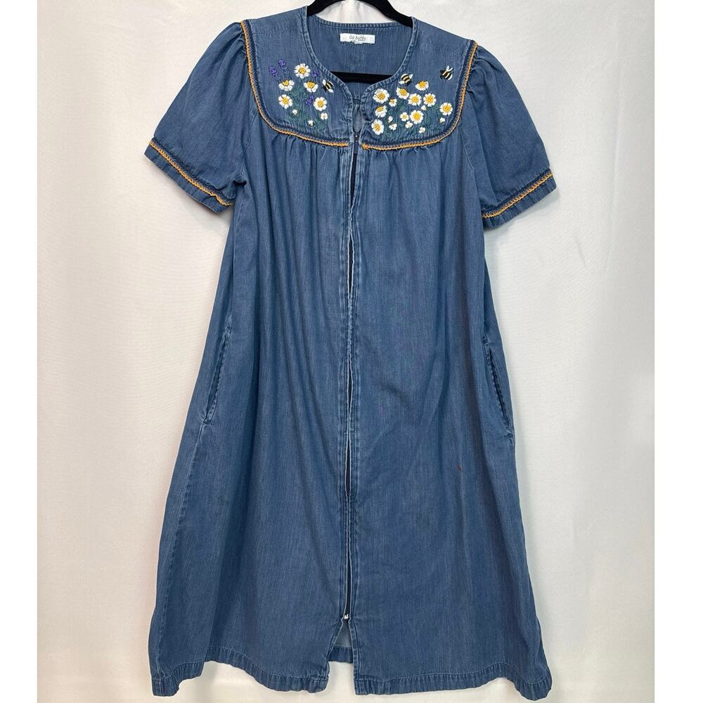 Go Softly Patio Bee Daisy Embroidered Zip Denim Dress Size Medium Granny Chic